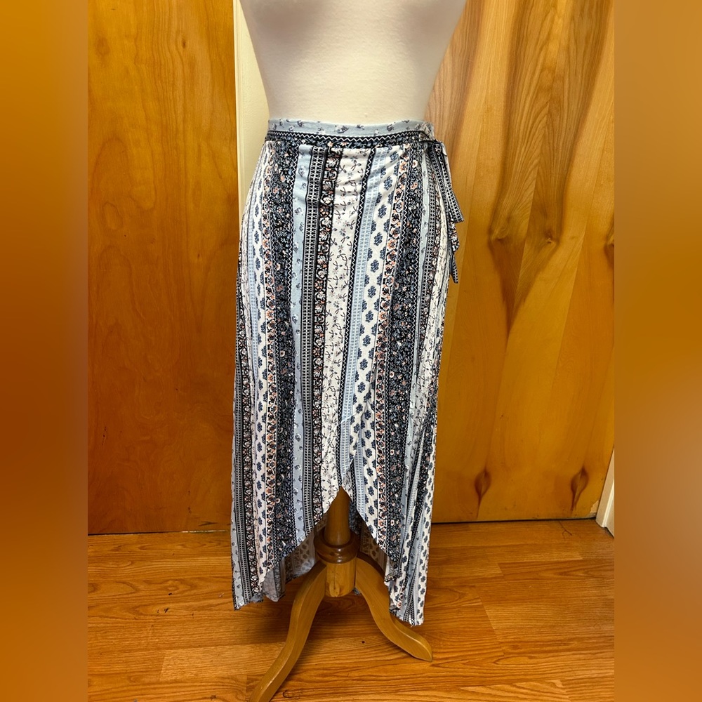 2 maxi skirts Ultra Flirt size XS one blue one light purple